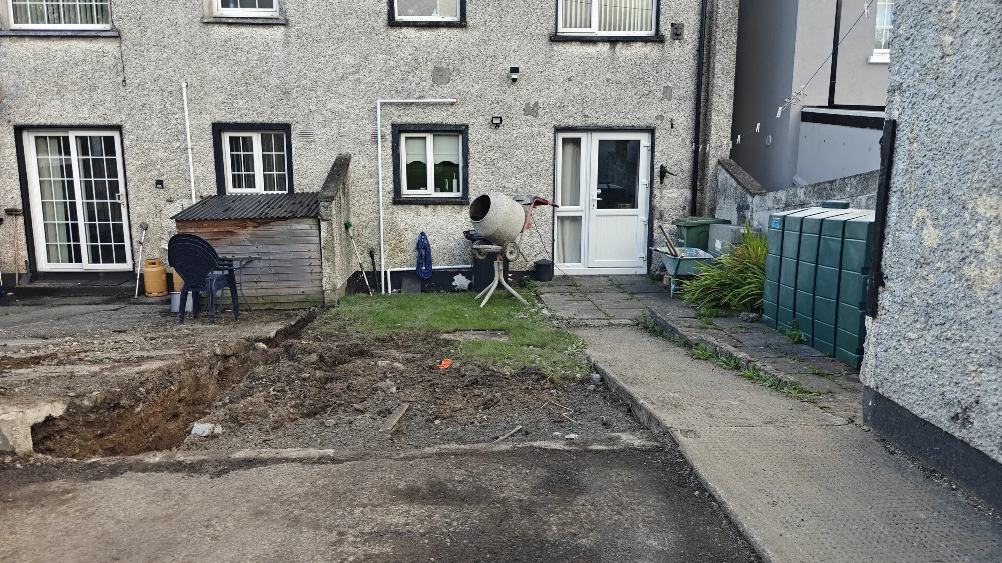 Block Wall Construction with Render Finish, Groundworks