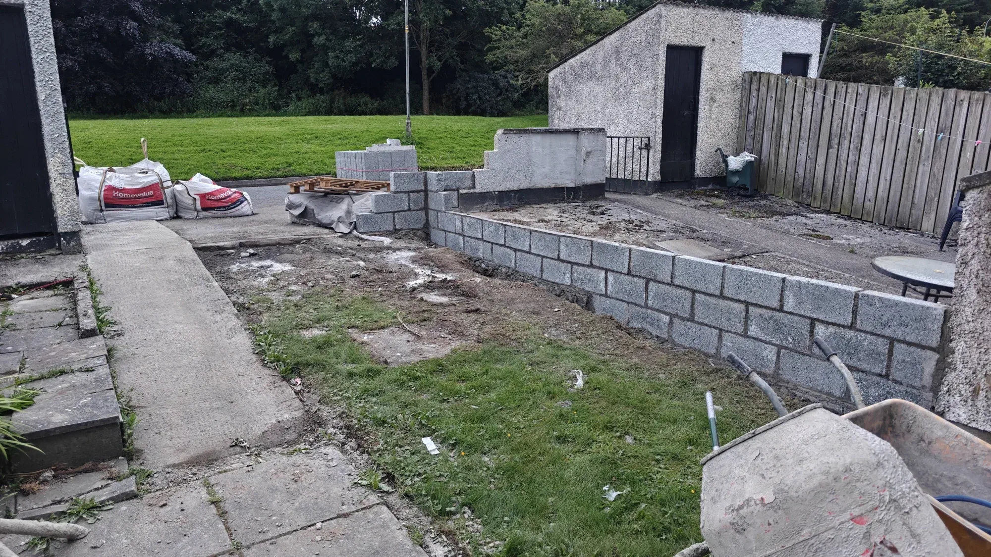 Block Wall Construction with Render Finish, Block Wall