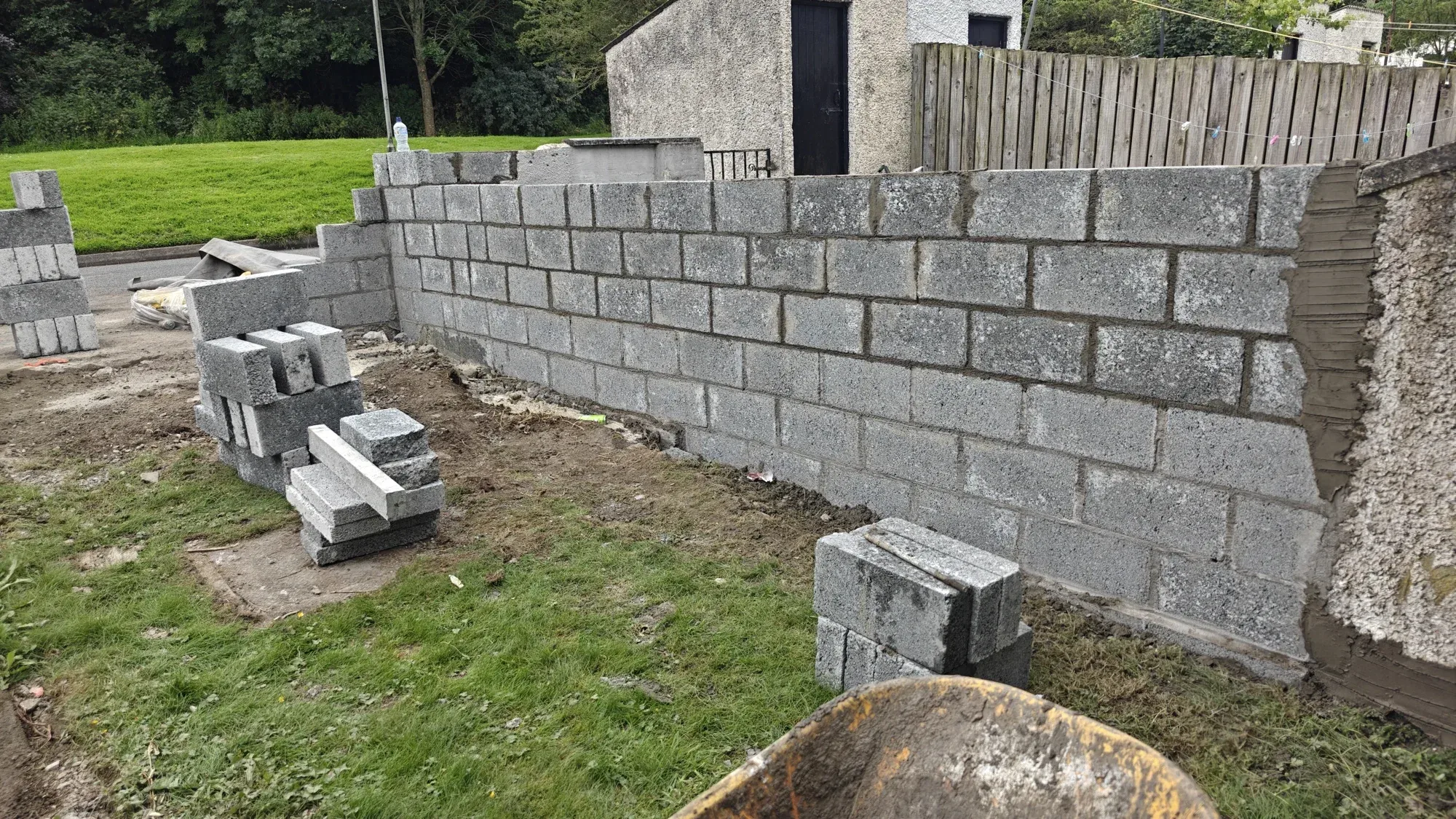 Block Wall Construction with Render Finish, Block Wall